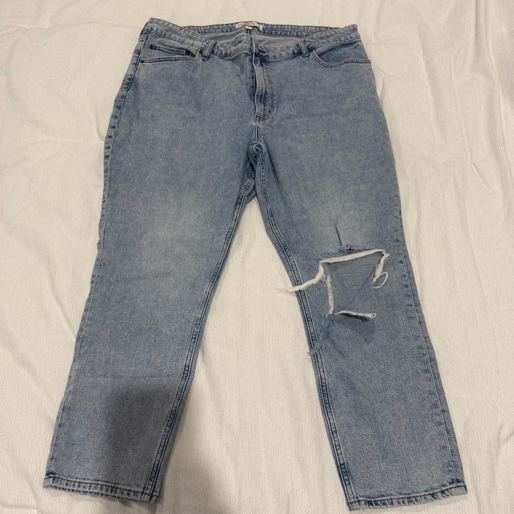 Abercrombie & Fitch Women's Light Blue Straight Leg Jeans